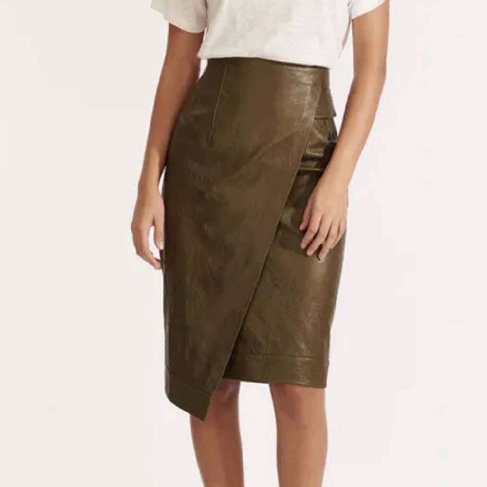 Veronica Beard asymmetrical leather skirt size 2. New without tags